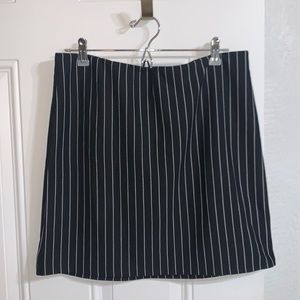 H&M Divided. Fitted Jersey Skirt. Black & white Striped Mini Skirt. Size L.